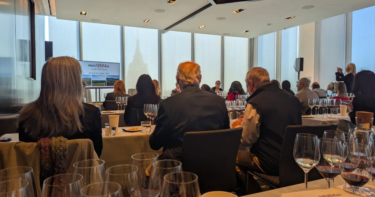 Guests and tasting glasses at the mareMMMa guided seminar in New York.